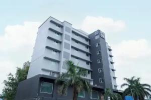 J Hotel and Banquets, Mumbai