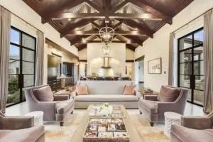 The Arrive Sapphire - 6 Br Home Tourist base, Austin