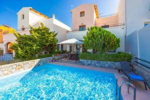Villa Ikaros in Plaka, Almirida