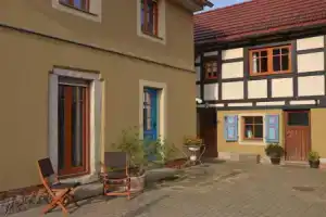 Dreiseitenhof Hotel, Radebeul