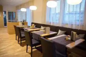 Plus Punkt Private Spa Hotel, Weingarten