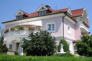 Plush Apartment in am Klopeinersee with Sauna, St. Kanzian