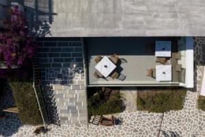 Pnoi Hotel, Piso Livadi
