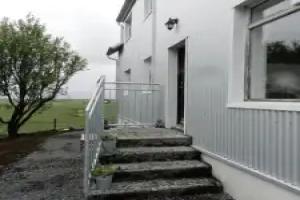 Farmer's Guest House, Hella