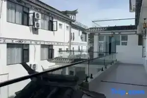 There is a house · Respectful of the Holy Wind Lily Residence, Dali