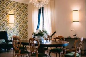 Flor in Florence, Florence