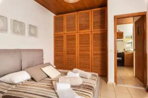 Plaque Panoramic SeaView Villa, Almirida