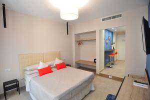 Delco Hotel, Naples