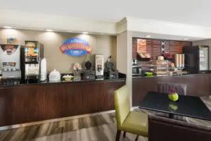 Baymont by Wyndham Greenville Woodruff Rd, Greenville