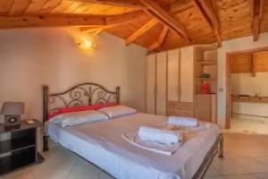 Helios Maisonette Apartments, Laganas