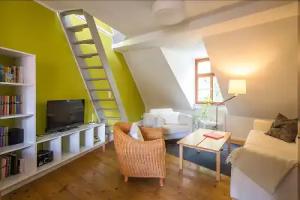 Goethezimmer Burgplatz Apartments, Weimar