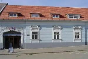 Varkapu Panzio, Eger
