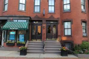Maverick Suites at 400 Columbus Ave, Brookline