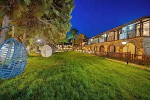 Alados Otel, Turgut