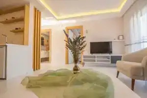 Lilyum Hotel, Magnesia