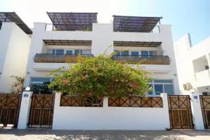Lana Villa, Muscat