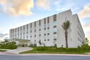 City Express Plus by Marriott Cancún Aeropuerto Riviera, Cancun