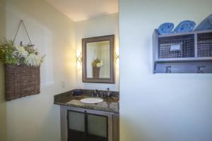 "Pacific Serenade" Brand New Remodel Tourist base, Carmel
