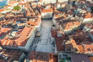 Elegant APT 5 min walk from center Apartments, Split