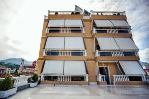 Hotel Borova, Corce