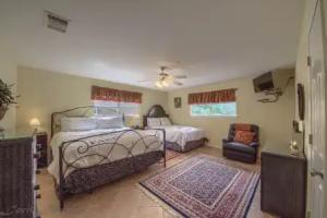 River Vista Ww G302 2 Bedroom Condo by RedAwning, New Braunfels