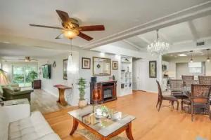 3 Mi to Beach & Boardwalk: Riverfront Daytona Home Tourist base, Ormond Beach