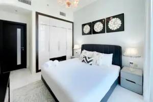 Chic 3BR Apt Near Mall Apartments, Dubai