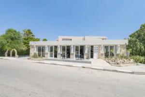 Evita Elite, Rhodes Town