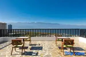 First Sight · SeeU Designer Seaview Vacation Guesthouse, Dali