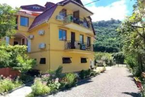 Deluxe Guest House, Kvariati