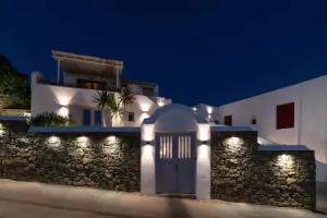 Melangel, Mykonos City