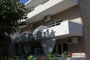 Seaside Apartments, Stalis