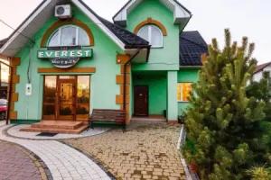 Everest, Ivano-Frankivsk