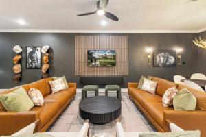 Modern 4BR Ensuite Townhome Near Texas A&M Apartments, College Station