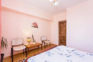 Apartments on Dostyk Avenue 119, Almaty