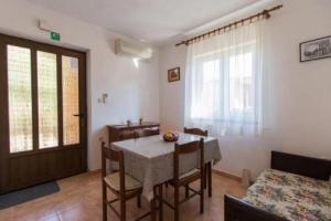 Guesthouse Maver, Cerzo