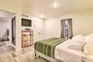 Stylish Retreat w/ Yard < 5 Mi to MSU Campus, Lansing