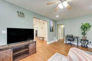1 Mi to Zoo: Olmos Park Apt! Apartments, San Antonio