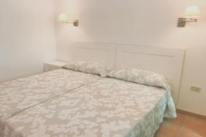 Bungalow with 2 Bedrooms in Tías, with Furnished Terrace And Wifi - 500 M From the Beach, Puerto del Carmen