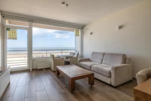SEAVIEW Wellness Apartment with Jacuzzi - 8p - - Type EINDHOVEN - direct seaview, beachfront, Oostende