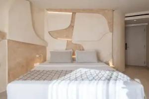 Heyday Luxury Suites, Perissa