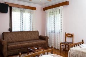Fani's House Under Meteora, Kalambaka