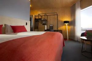 Landhotel, Hella