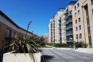 2 Bed 2 Bath City View Apartment, Belfast