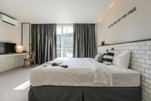Sugar Ohana Poshtel, Kata