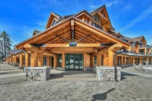 Luxury 2br Steps From Heavenly Village & Gondola 2 Bedroom Condo by RedAwning, Stateline