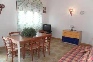 House With 2 Bedrooms In With Furnished Terrace Near The Beach, Punta Braccetto