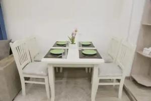 Newly Renovated Studio Apartment in Downtown Center 5, Tashkent