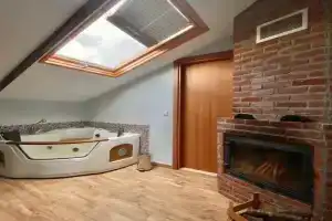 White Mansion Hotel, Agva