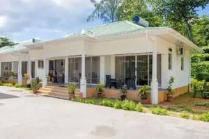 Macmillan's Holiday Villas, Grand Anse